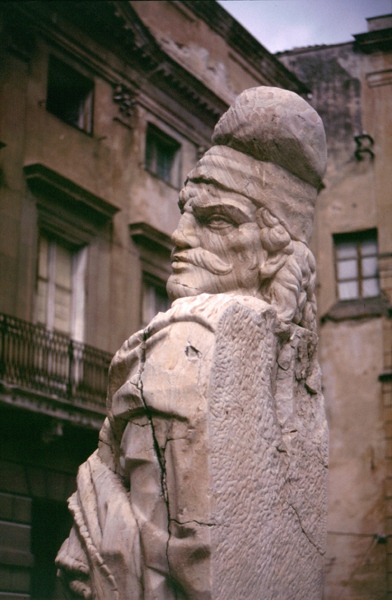 Fontana di Palermo prima del restauro -particolare