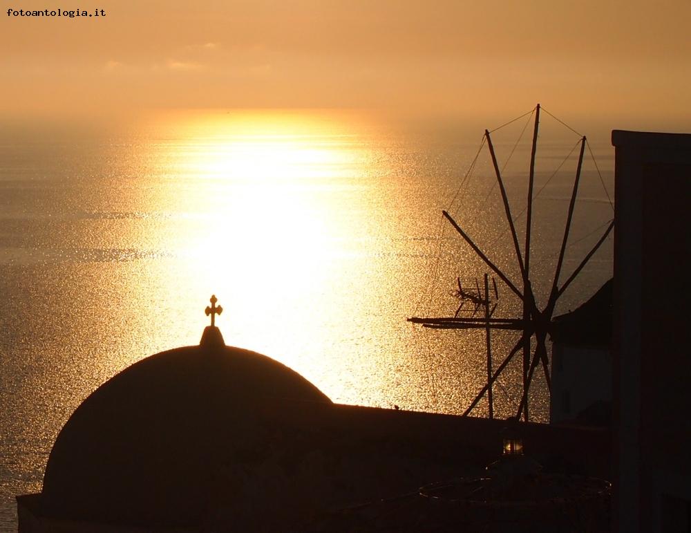 la crisi non colpisce la natura: tramonto greco