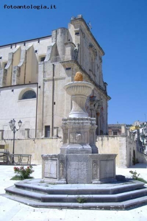 Ferla - Fontana e Chiesa Madre