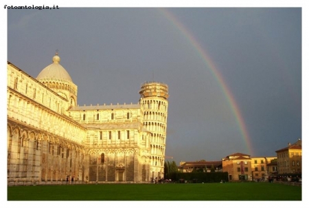 Piazza dei miracoli dopo il temporale