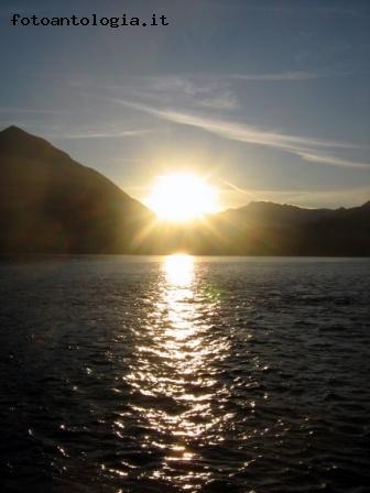 Tramonto sul lago