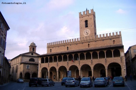 Offida - Palazzo Comunale