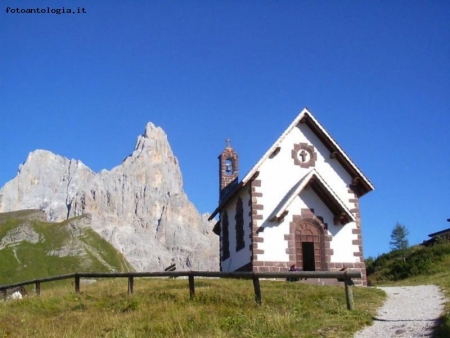 La Chiesetta del Passo Rolle