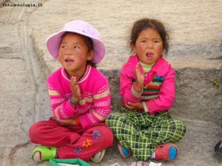 bambine  tibetane