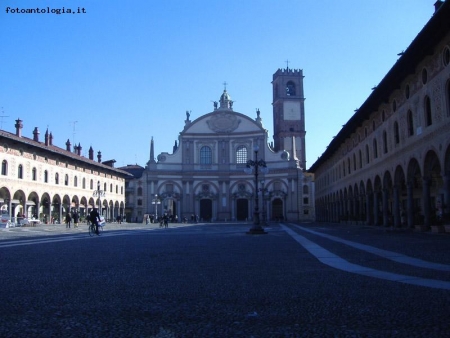 Vigevano - Piazza Ducale