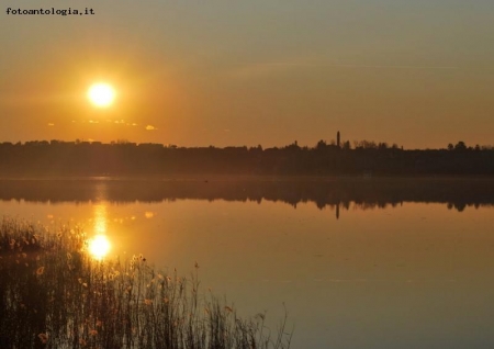 tramonto al lago