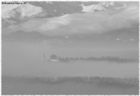 Azeglio nella nebbia