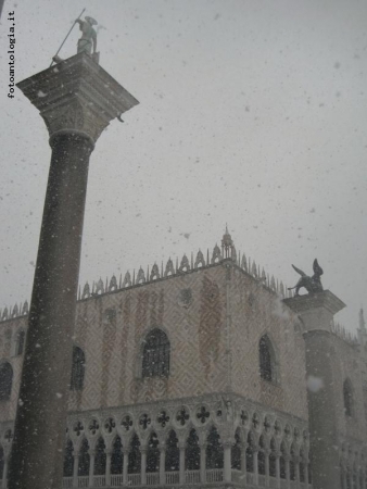 san giorgio, il leone e palazzo ducale