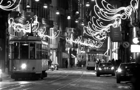 Tram Delle feste Piazza Castelli Milano