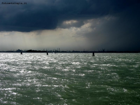 tempesta su porto marghera