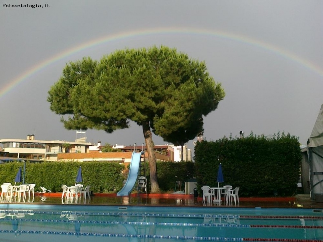 piscina arcobaleno