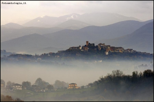 una mattina nebbiosa