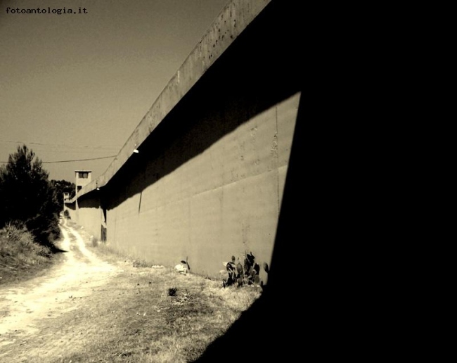 il muro del carcere..Pianosa