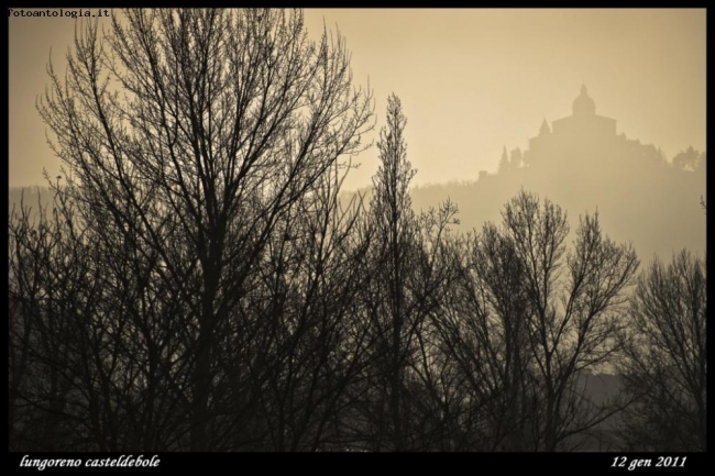 san luca nella nebbia