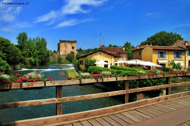 Panorama dal ponte di Borghetto