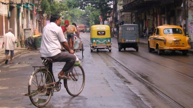 vari mezzi di trasporto a Calcutta