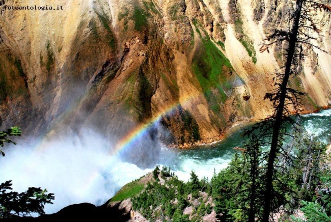 Arcobaleno nella cascata