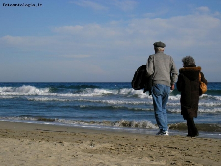 passeggiata sulla spiaggia