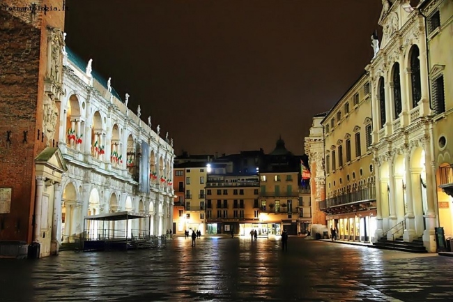 Vicenza by night