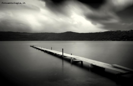 Il pontile sul lago