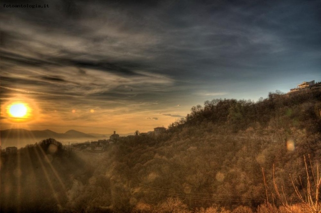 Veduta da Morbio su Castel San Pietro