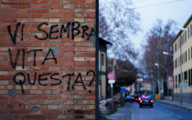 muro che guarda al futuro vicino a un conosciuto pub di Forl