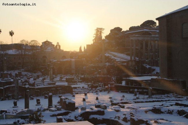 Fori bianchi al tramonto