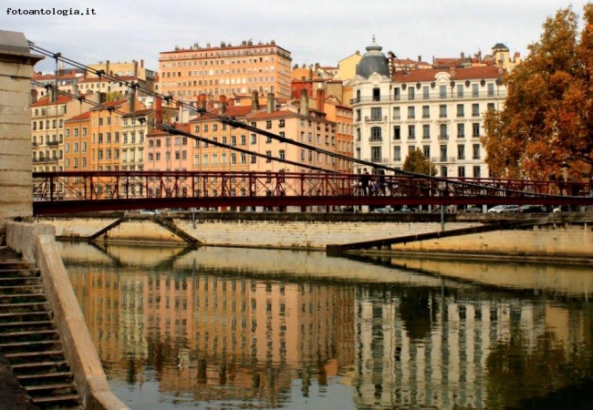 La passerelle sur la Sane