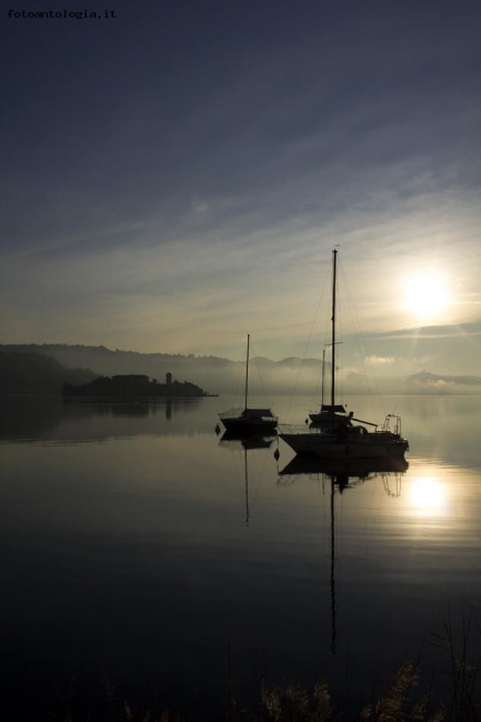 Controluce sul lago