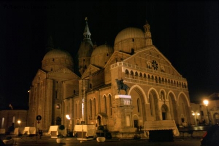 Padova - Basilica di S. Antonio alla sera