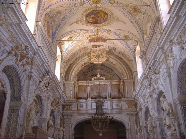 Regalbuto - interno di chiesa 