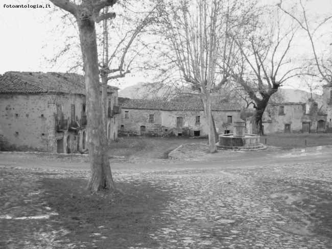 Piazza Nicotera in Roscigno Vecchia