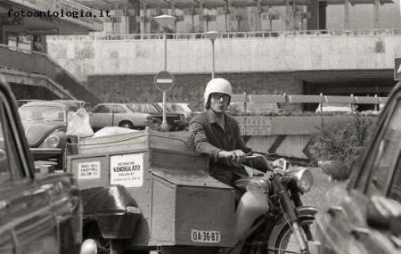 Guidatore di triciclo-Ungheria 1971