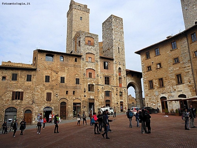 a spasso a San Gimignano con Marco