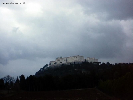 Il monastero con le nuvole