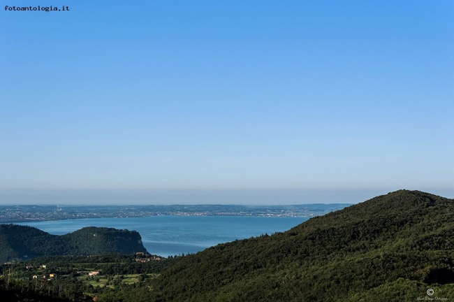 Vista lago da San Zeno di montagna