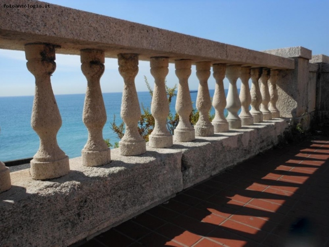 balcone sul mare