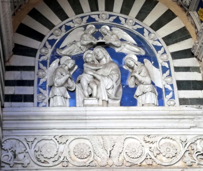 Duomo di Pistoia -  Madonna col Bambino e Angeli di Andrea Della Robbia