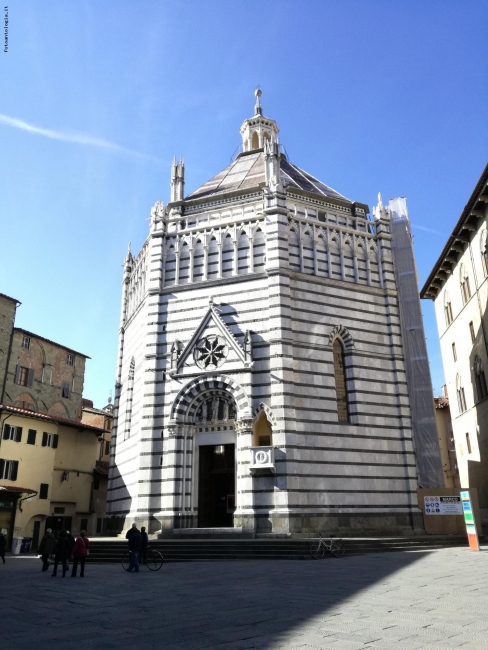Pistoia - Il Battistero di San Giovanni in corte