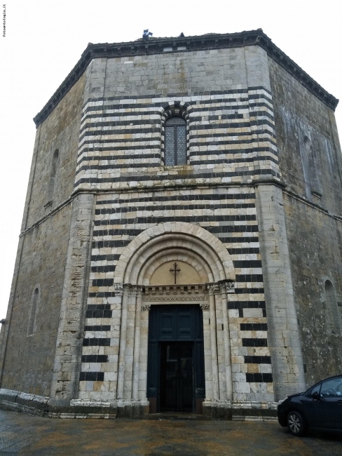 Volterra - il Battistero