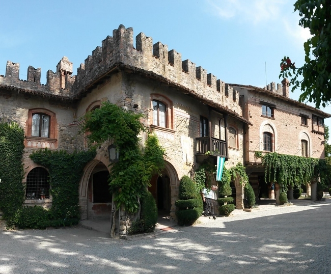 Passeggiando per Grazzano Visconti