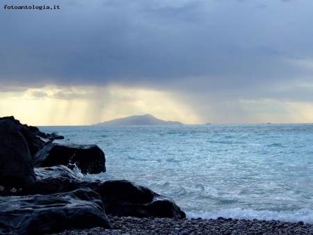 Vedi il mare quanto  bello