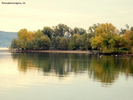 Autunno sul lago