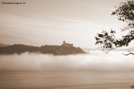 Lago Maggiore(rocca di Angera)