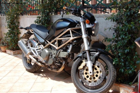 ducati monster 750