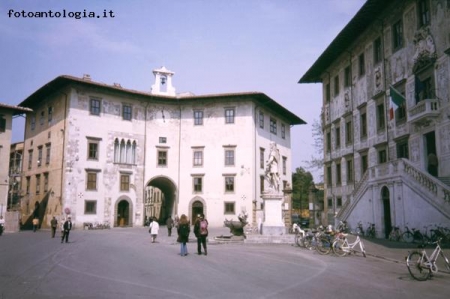 Pisa - Piazza antistante La Normale