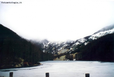 lago ghiacciato