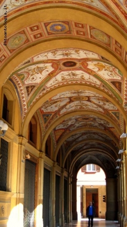 Portico Piazza Cavour Bologna