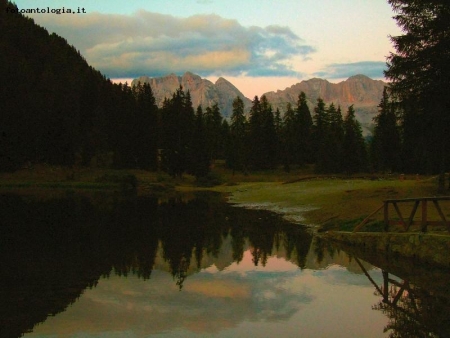 lago Nambino al crepuscolo