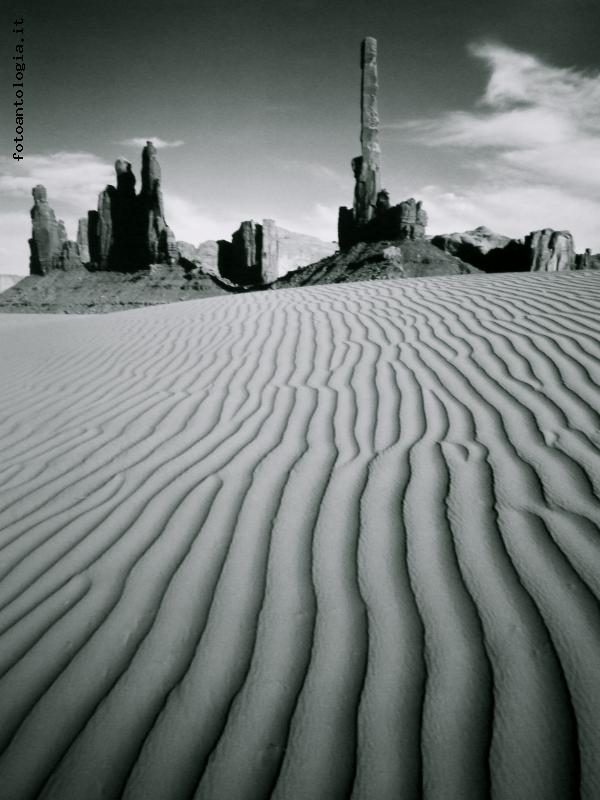 TOTEM MONUMENT VALLEY